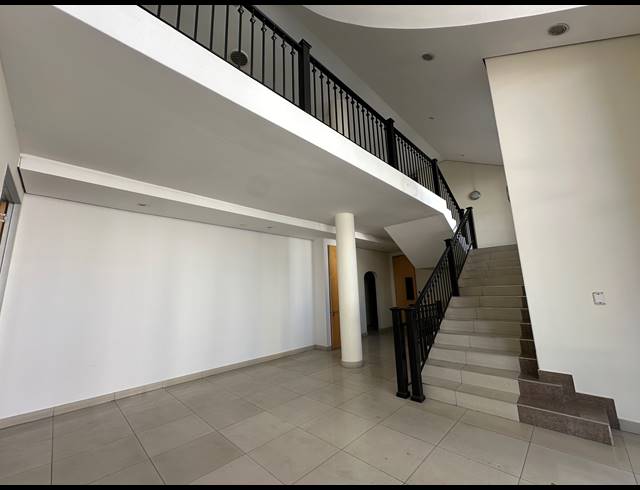 1,172M² OFFICE TO LET IN SANDTON CENTRAL